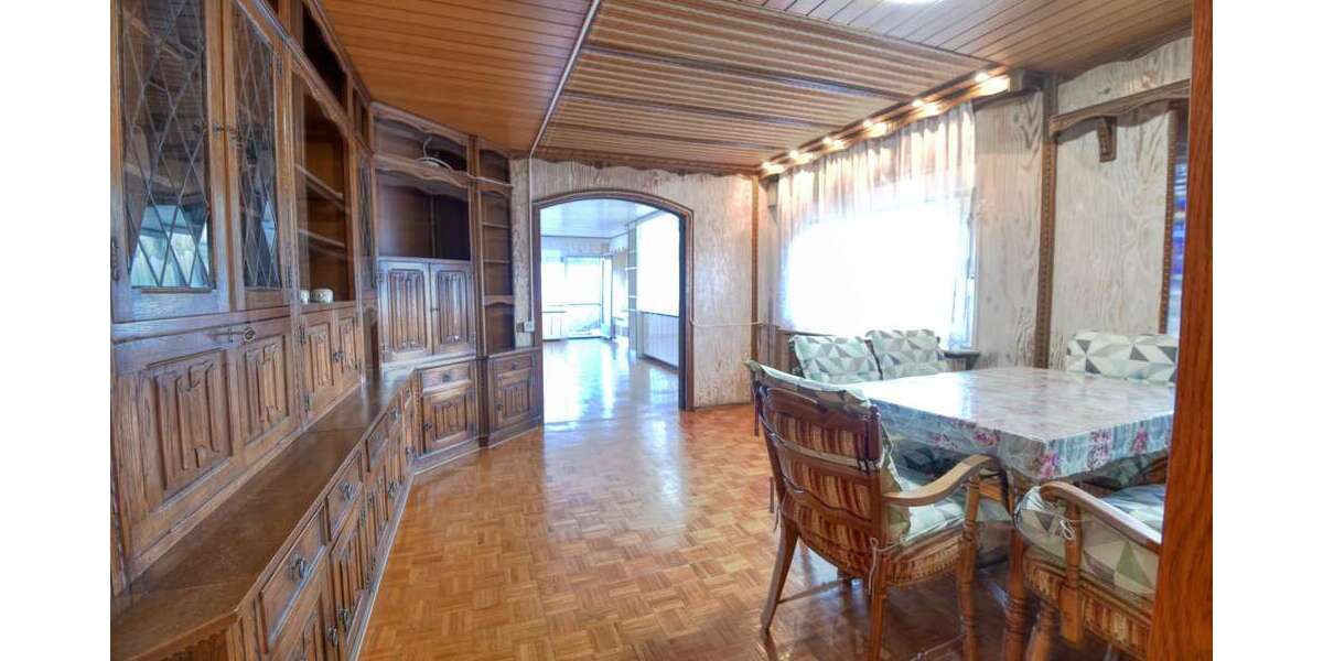 Wohn und Esszimmer